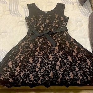BETSY & ADAM B&A Lace Overlay Tulle Fit & Flare Sheer Overlay Size 16